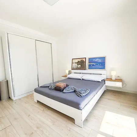 Vila Olivia 701