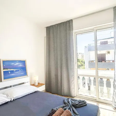 Vila Olivia 701 *