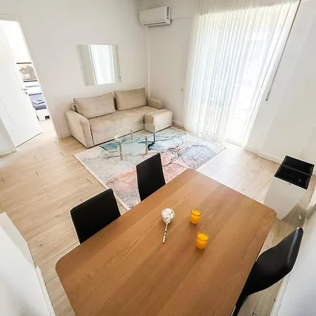 아파트 Vila Olivia 701 *
