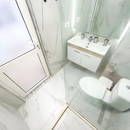 아파트 Vila Olivia 701 *